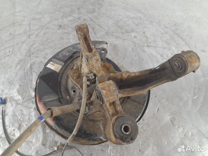 Кулак поворотный задний правый Toyota Camry 50 55