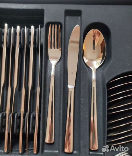 Набор столовых приборов на 12 персон
