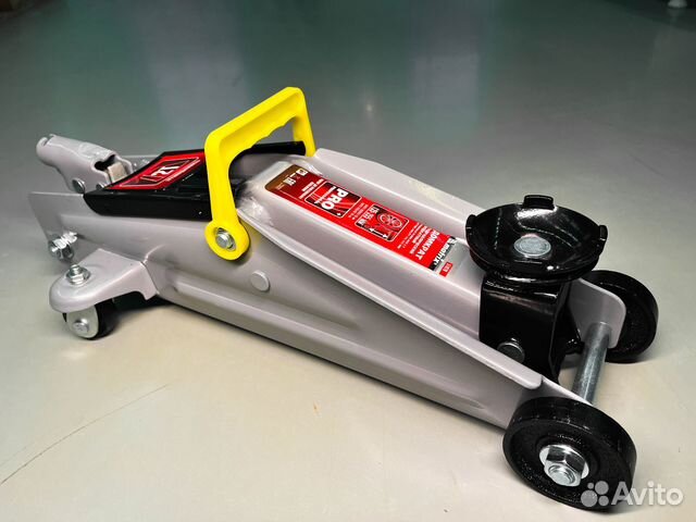 Подкатной гидравлический домкрат Matrix 51020 (2 т