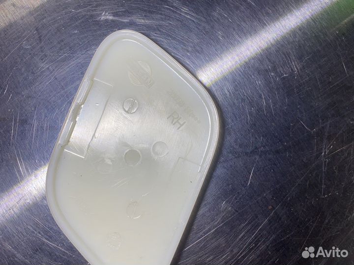 Крышка форсунки омывателя правая Nissan Qashqai