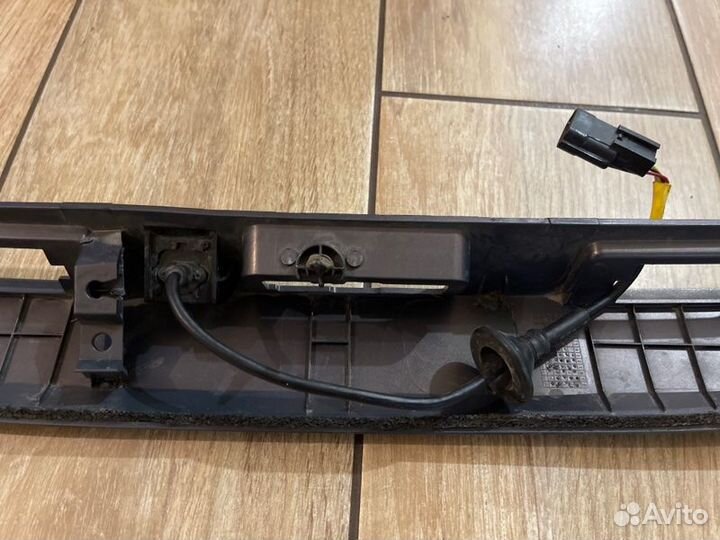 Накладка крышки багажника задняя правая LADA Vesta