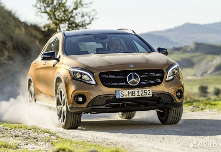 Стекло фары Mercedes-Benz GLA X156 2017 - 2020