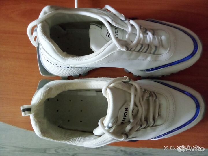 Кроссовки женские 38 размер