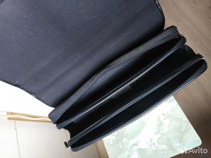 Очень удобненький портфельчик