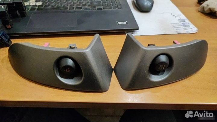 Накладка с кнопкой Toyota Rav4 2006-2013