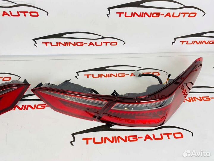 Стоп - сигналы Toyota Camry 70 T6816