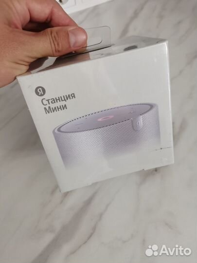 Умная колонка яндекс серая