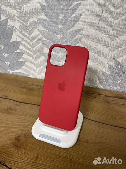 Оригинальный чехол на iPhone 12 pro