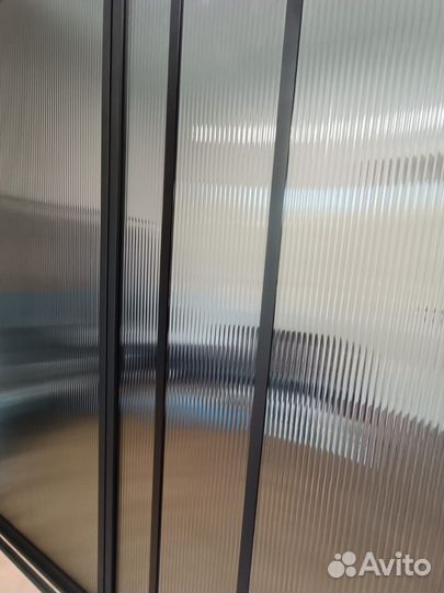 Перегородки межкомнатные из рифлёного стекла