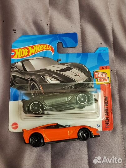 Hot wheels Chevy corvette/Camaro
