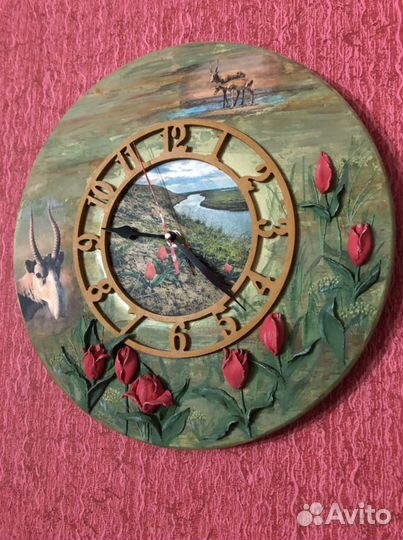 Часы ручной работы с объёмным декором