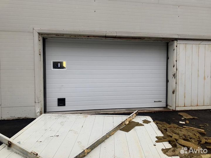 Ворота гаражные под ключ