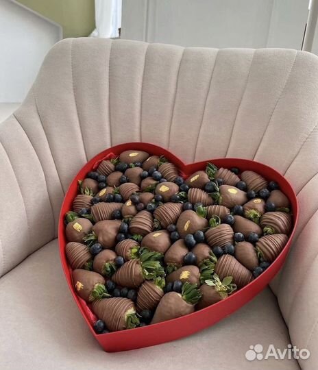 Клубника в шоколаде букеты