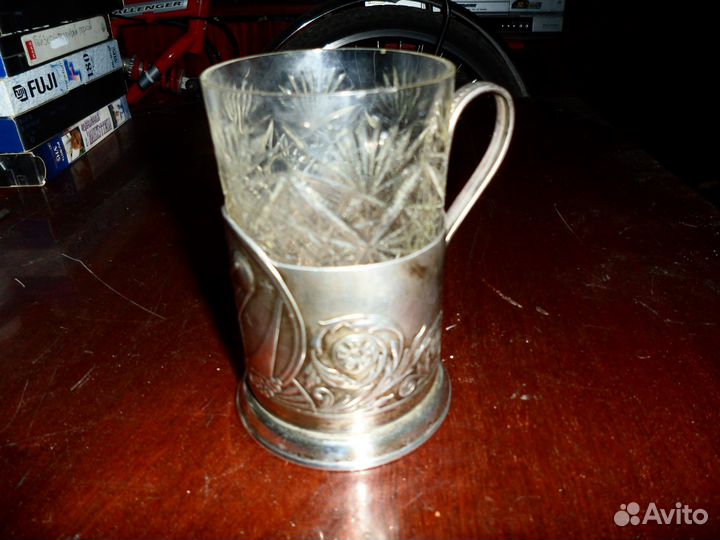 Коллекционный подстаканник с резным стаканом