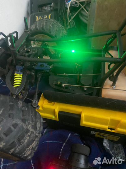 Радиоуправляемая машинка на бензине