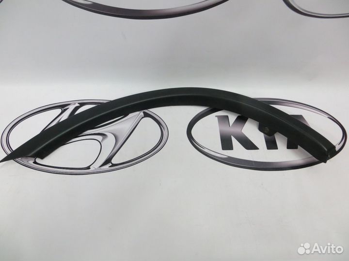 Молдинг крыла задний правый Mitsubishi Outlander 3