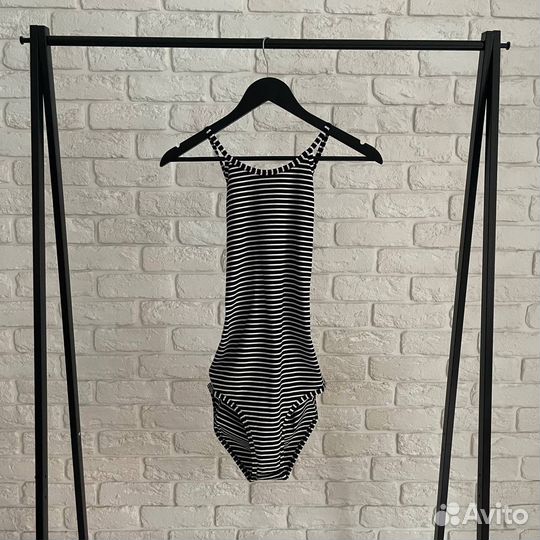 The row купальники 2