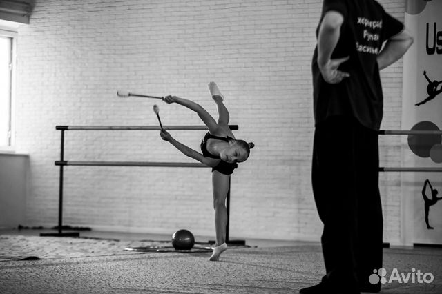 Повороты/вращения и прыжки для гимнасток