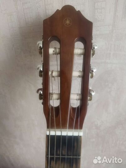 Классическая гитара yamaha c40