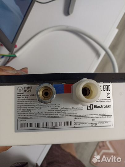 Проточный нагреватель electrolux