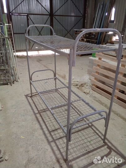 Кровать железная двухъярусная