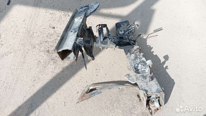 Четверть передняя правая левая audi A6/100 C4