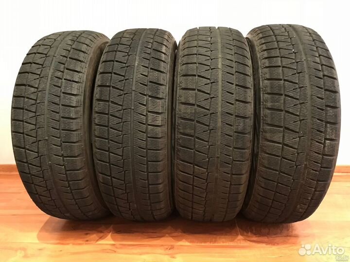 Bridgestone Blizzak Revo GZ 215/60 R17