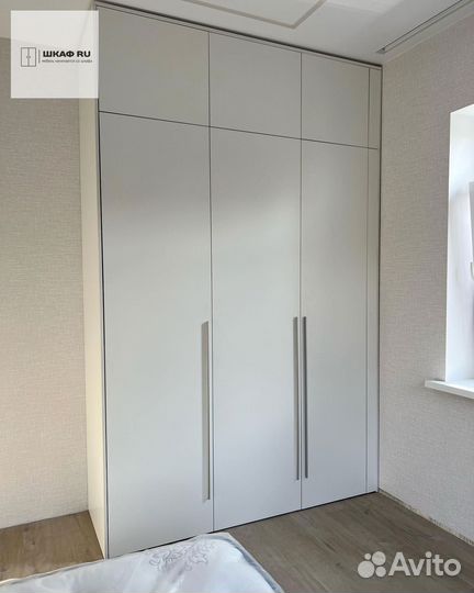 Современный шкаф