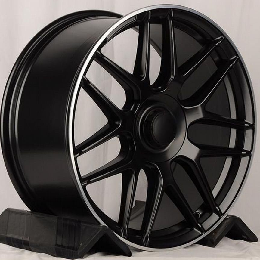 KoKo Kuture K7040 : 9,5x18 5*112 Et:45 Dia:66,6 Matt Black Lip Polish