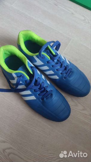 Футбольные бутсы