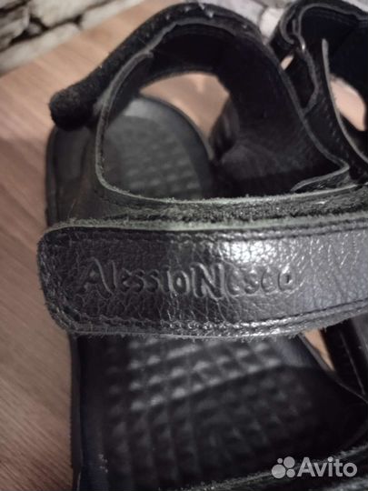 Сандалии на мальчика р.34