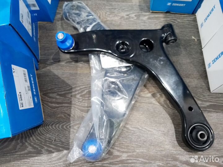 Mitsubishi Lancer 9 рычаги передние в сборе