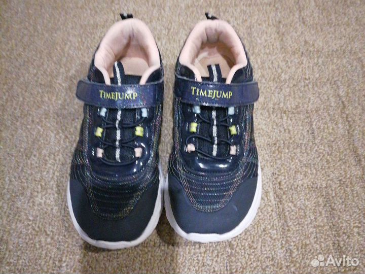 Кроссовки для девочки