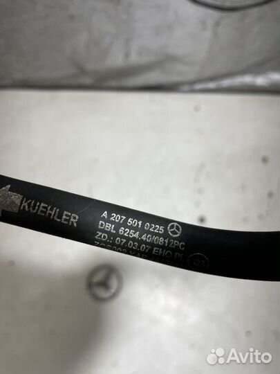 Трубка расширительного бочка Мерседес w207