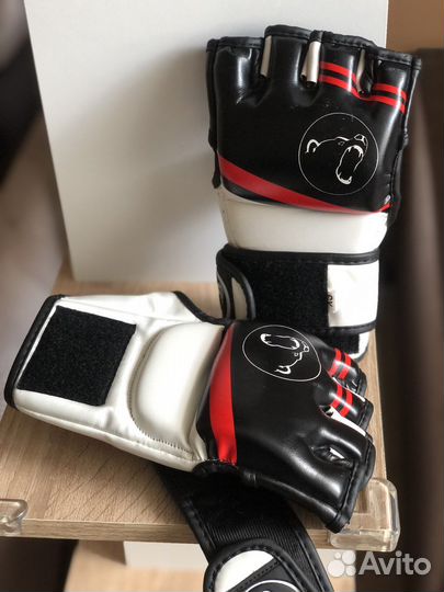 Перчатки для единоборств