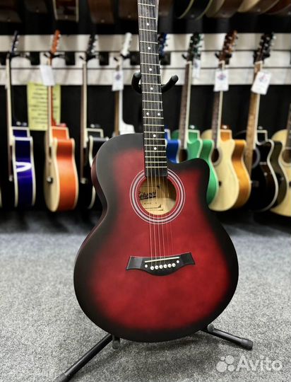 Акустическая гитара Belucci красная
