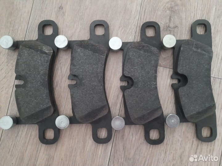 Тормозные колодки задние Porsche Cayenne 17