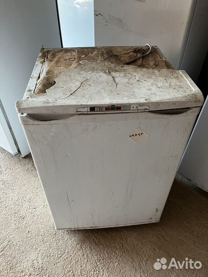 Холодильник маленький бу