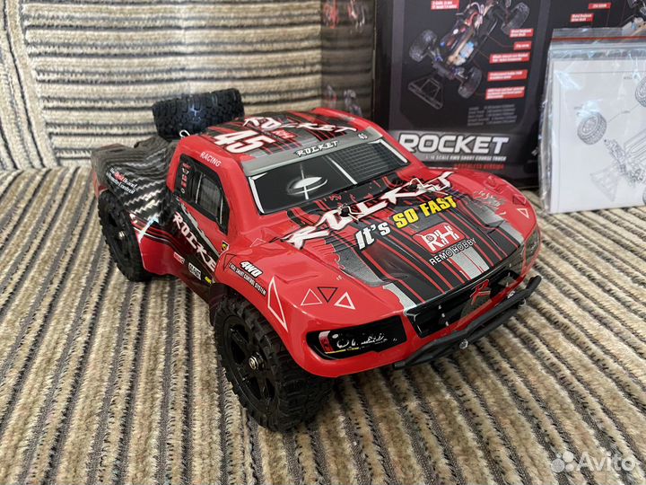 Машина на пульте управления большая