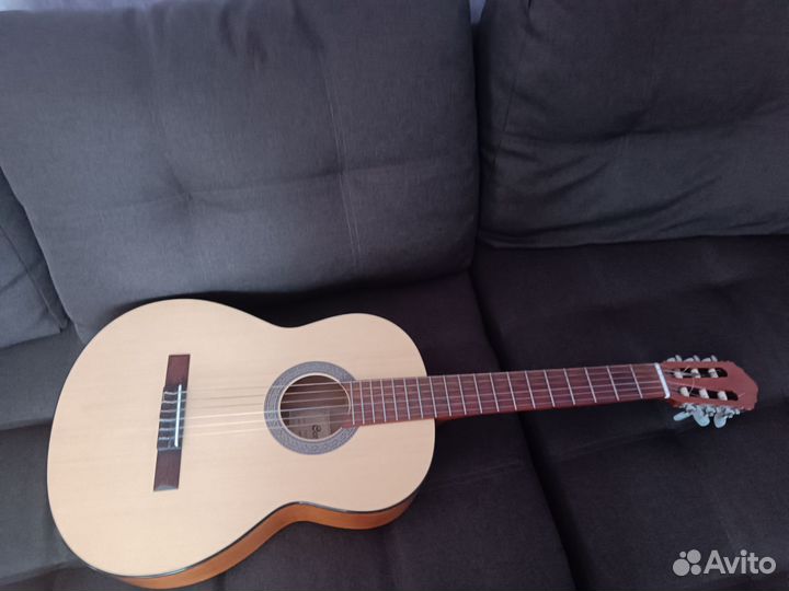 Классическая гитара Cort ac100