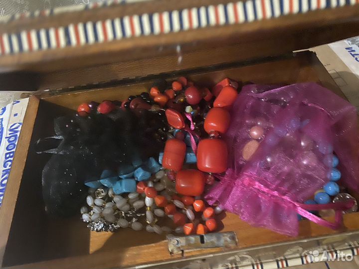 Шкатулка с украшениями