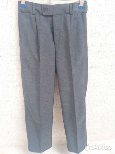 Продам костюм и плюсом двое брюк для школы