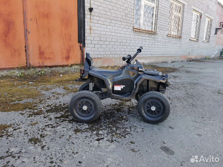 Детский квадроцикл на аккумуляторе