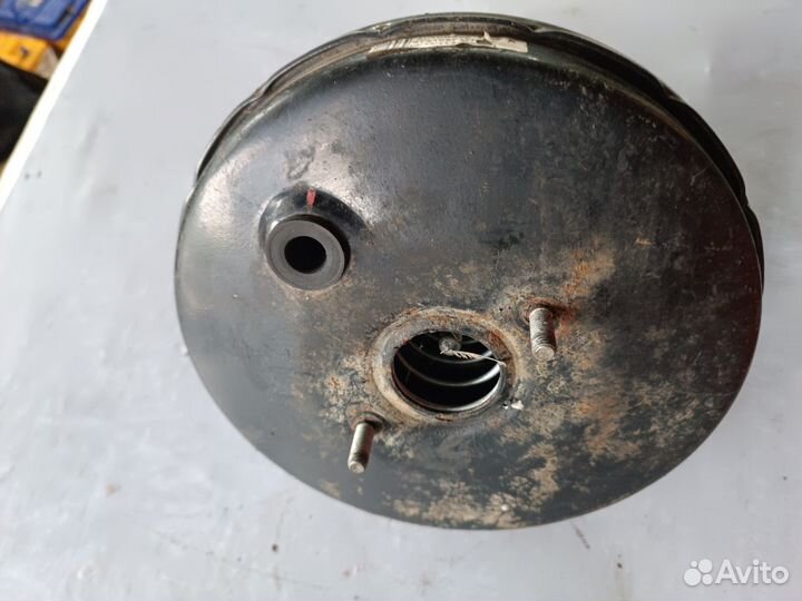 Вакуумный усилитель тормозов Renault Logan 1