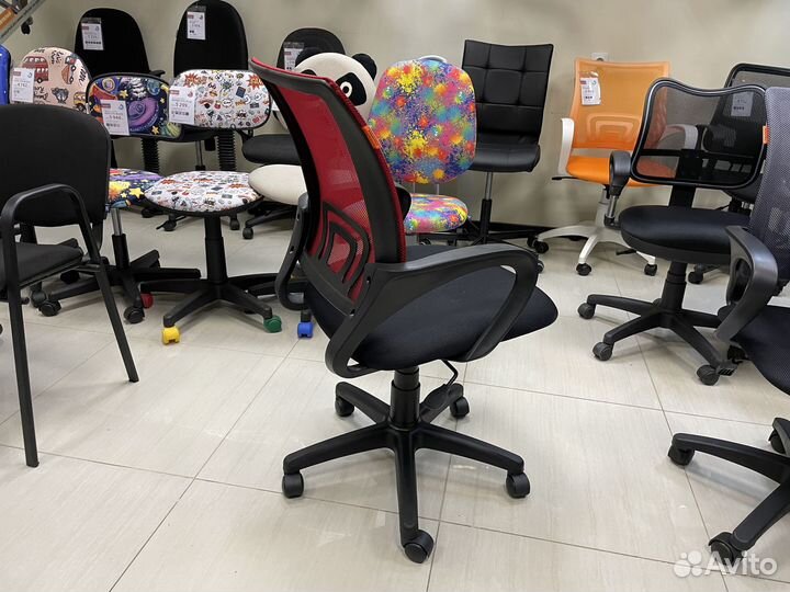 Кресло офисное chairman 696 красное