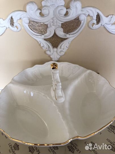 Манежница фарфоровая