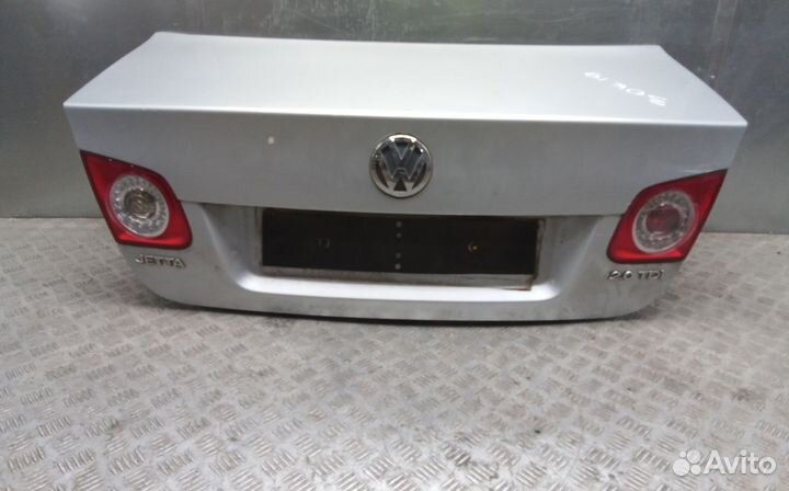 Крышка багажника Volkswagen Jetta