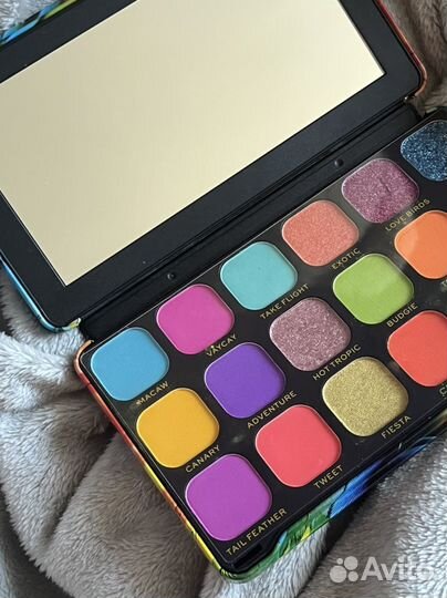 Палетка теней revolution