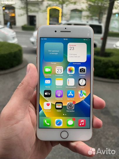 iPhone 8 Plus, 64 ГБ