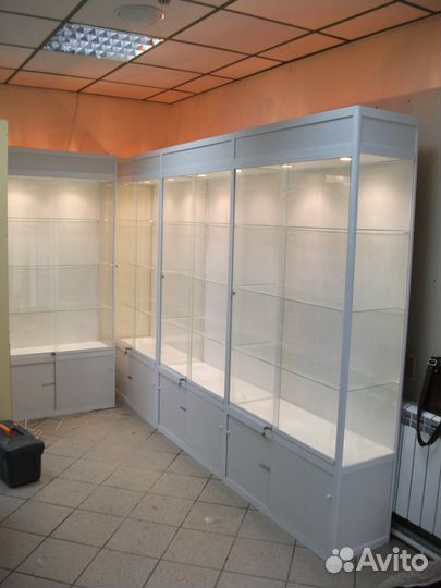 Витрины для магазина оптики